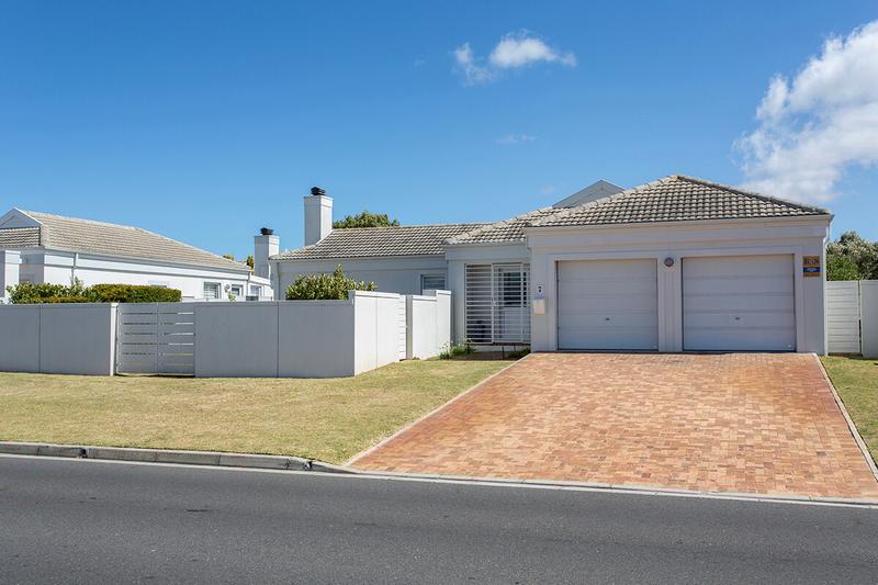 3 Bedroom Property for Sale in Sunningdale Western Cape